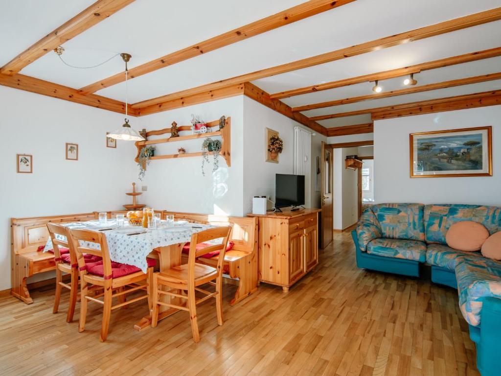 4-værelses lejlighed med balkon – Casa Bucci (Campestrin)
