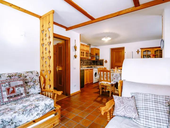 3-værelses lejlighed med balkon – Cesa Veja (Penia)