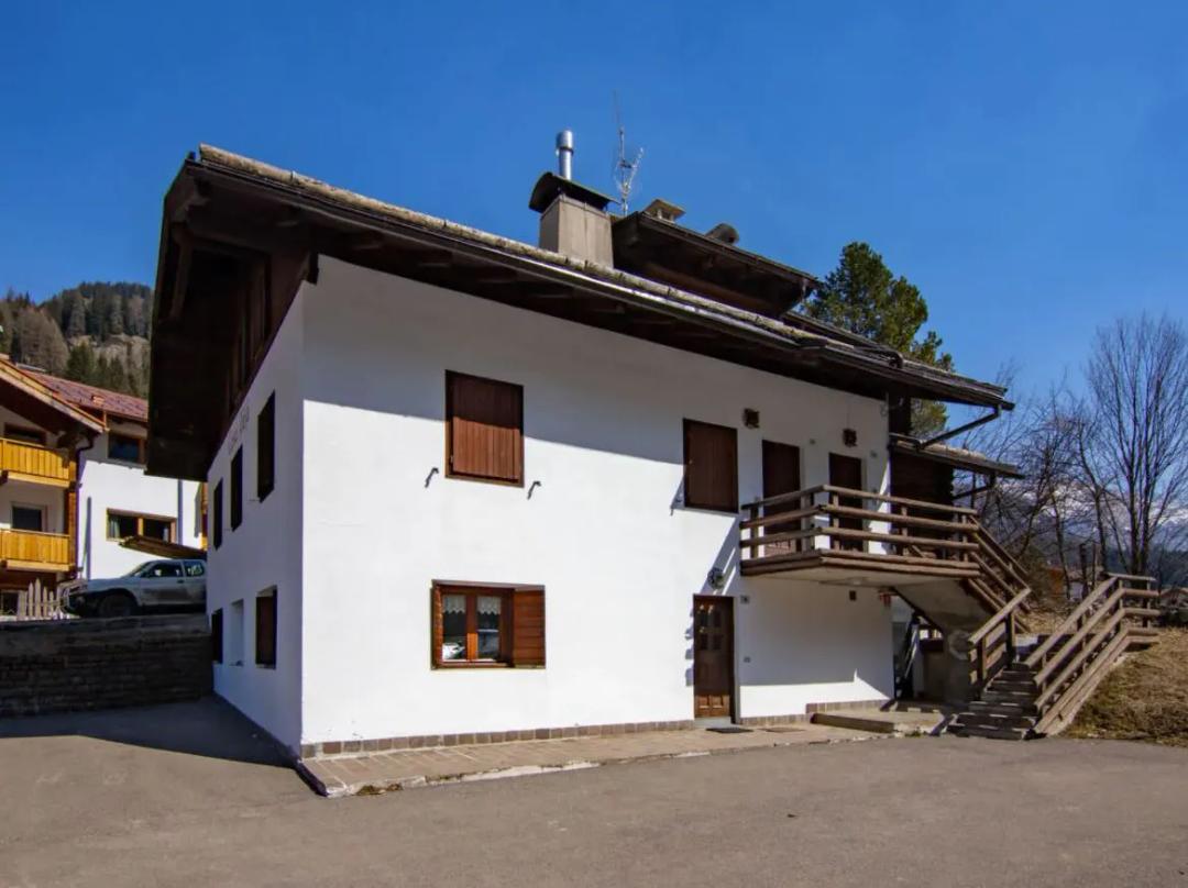 3-værelses lejlighed med balkon max 5 pers. – Condominio Giulia (Alba)