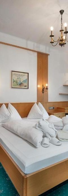 Trippelværelse m balkon max 3 pers. – Hotel Alpina Bad Hofgastein