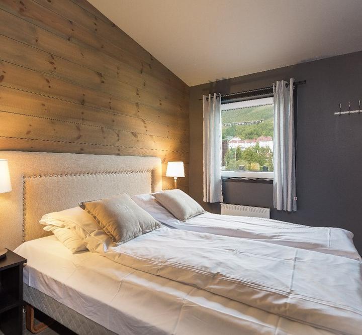 Familieværelse max 4 pers. – Highland Lodge