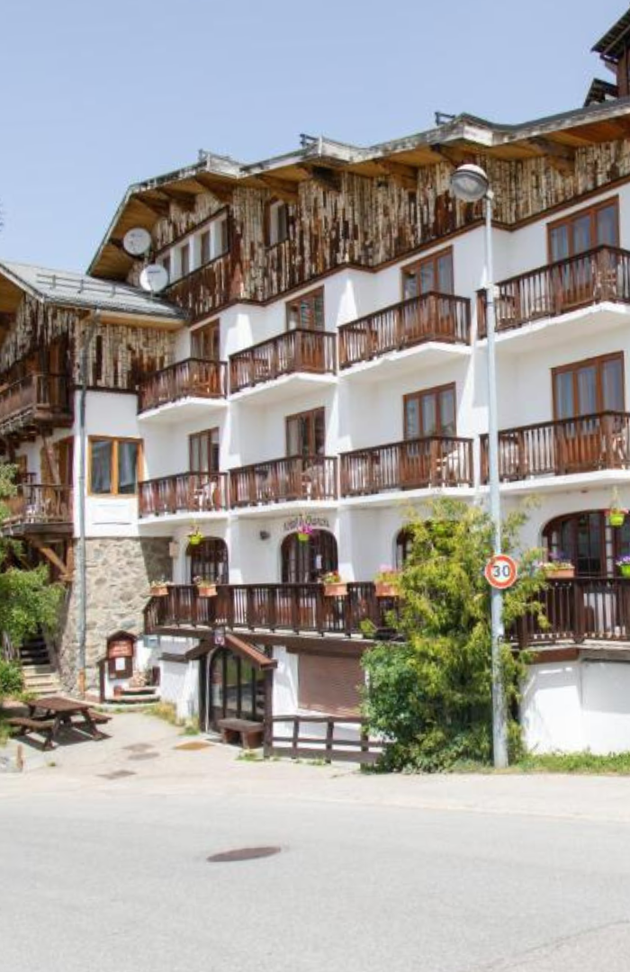 Hotel Le Chamois sommerferie i Alpe d