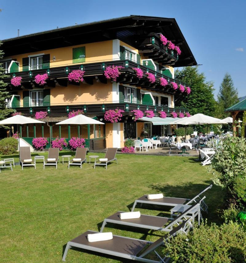 Hotell Eva, Trädgård - Sommar