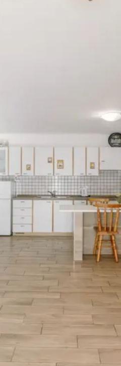 2-værelses lejlighed max 4 pers. – Cesa Lucilla